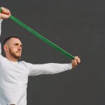 Otwórz klatkę! 9 porad na skuteczne rozciąganie mięśni piersiowych