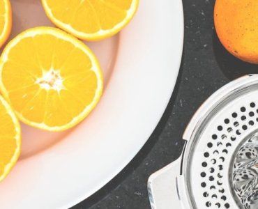 Sokowirówka vs wyciskarka wolnoobrotowa: test filtrów, mocy i smaku – co wybrać do domu?
