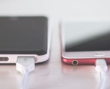 Porównanie i test wodoodpornych powerbanków solarnych: który model wytrzyma najwięcej?