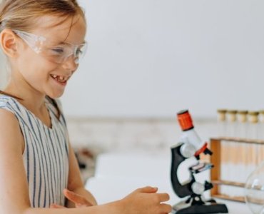 Iskra odkrywcy: domowe sposoby na rozwijanie pasji naukowych