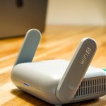 Mesh Wi‑Fi bez tajemnic: jak w 15 minut skonfigurować repeater i pożegnać martwe strefy