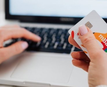 Nie zostawiaj pieniędzy przy kasie: maksymalizuj korzyści z programów lojalnościowych z cashbackiem