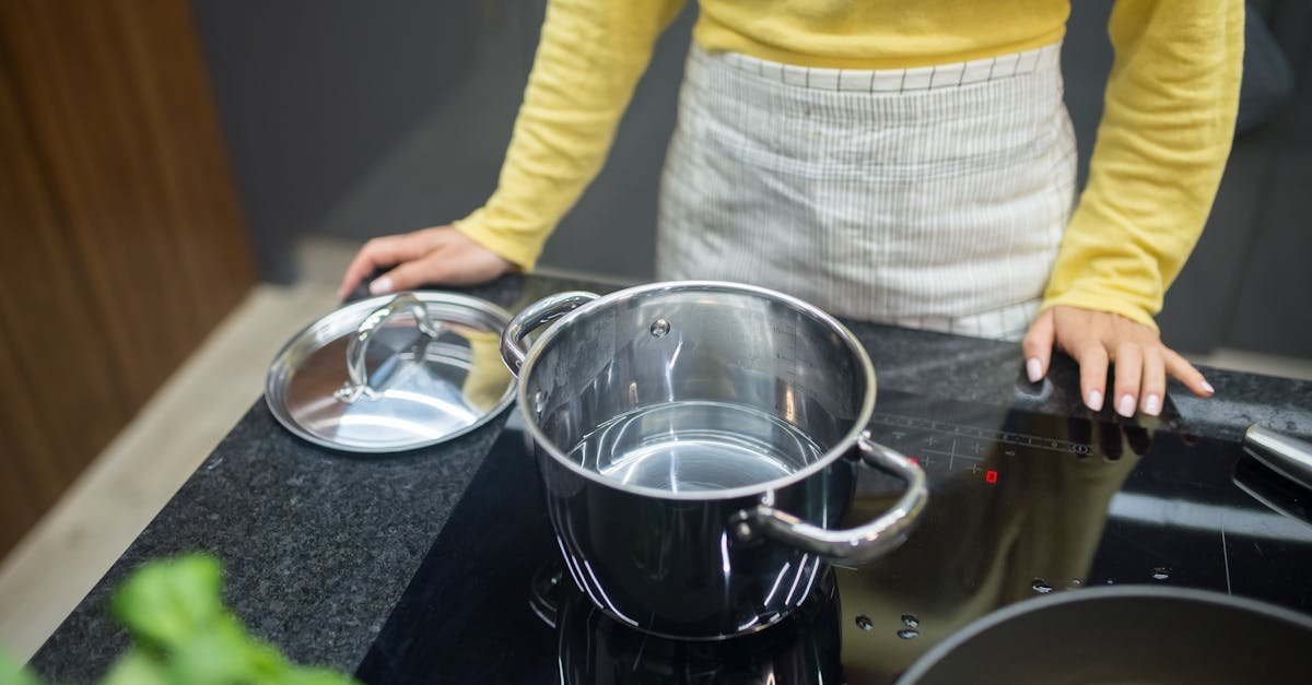 Parowar czy multicooker? Kluczowe różnice, które pomogą wybrać idealny sprzęt do Twojej kuchni