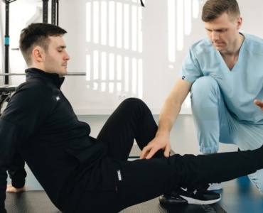 Mocne kości na lata: ruch i ćwiczenia, które wyprzedzą osteoporozę